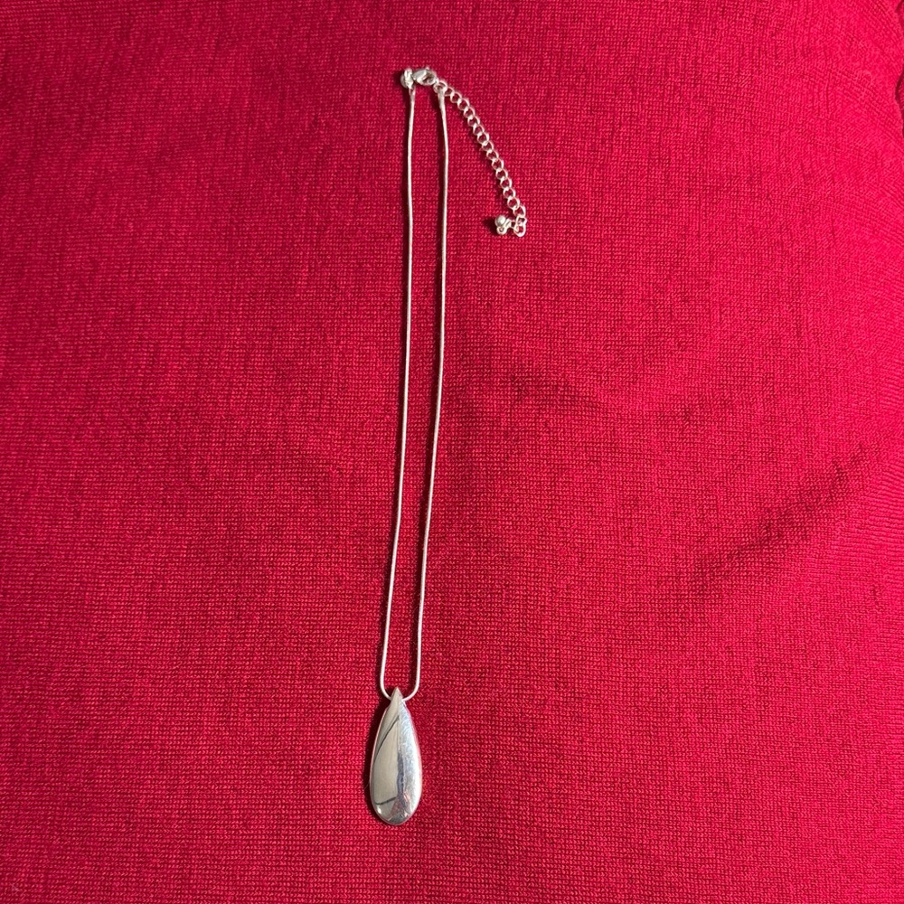 Elegant 925 Silver Teardrop Necklace